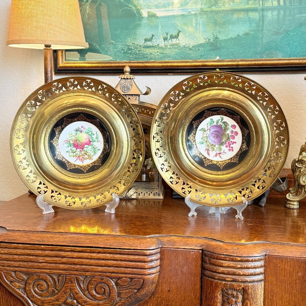 Vintage pair of Regency Bone China/Brass wall plates made in England - Picture 2 of 16